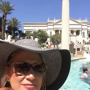 Meet your Posher, Laurie